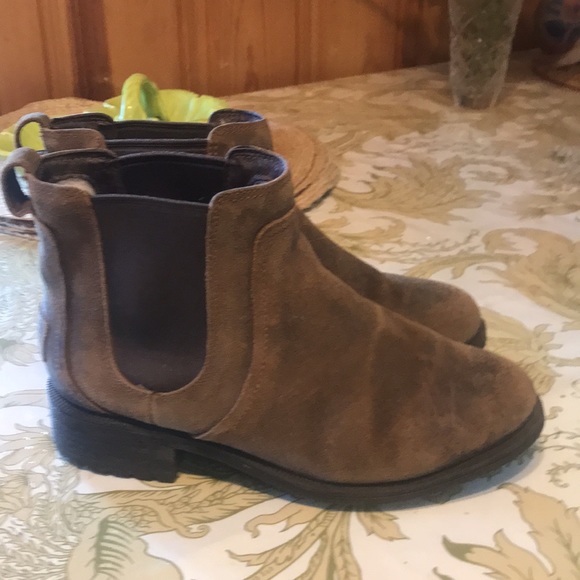 UGG Chelsea Boot, Size 7, Brown, very good condition - Picture 3 of 7